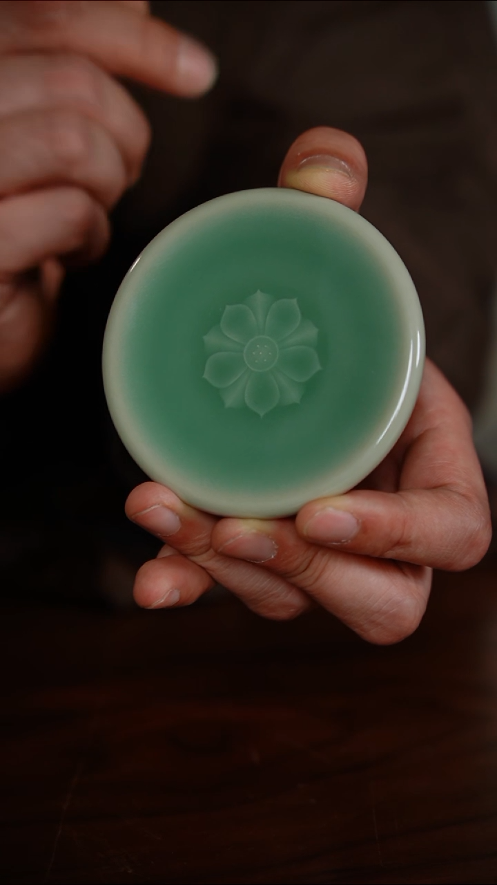 22-1莲花盖置（龙泉老釉梅子青·盛侃