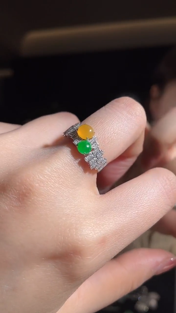 18K金镶嵌戒指翡翠天然缅甸A货翡翠