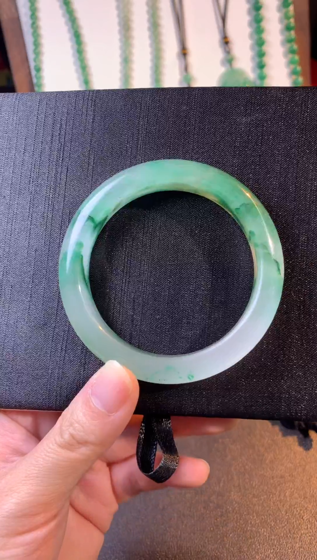 未镶嵌手镯石英质玉（非洲翠）56-57圈口