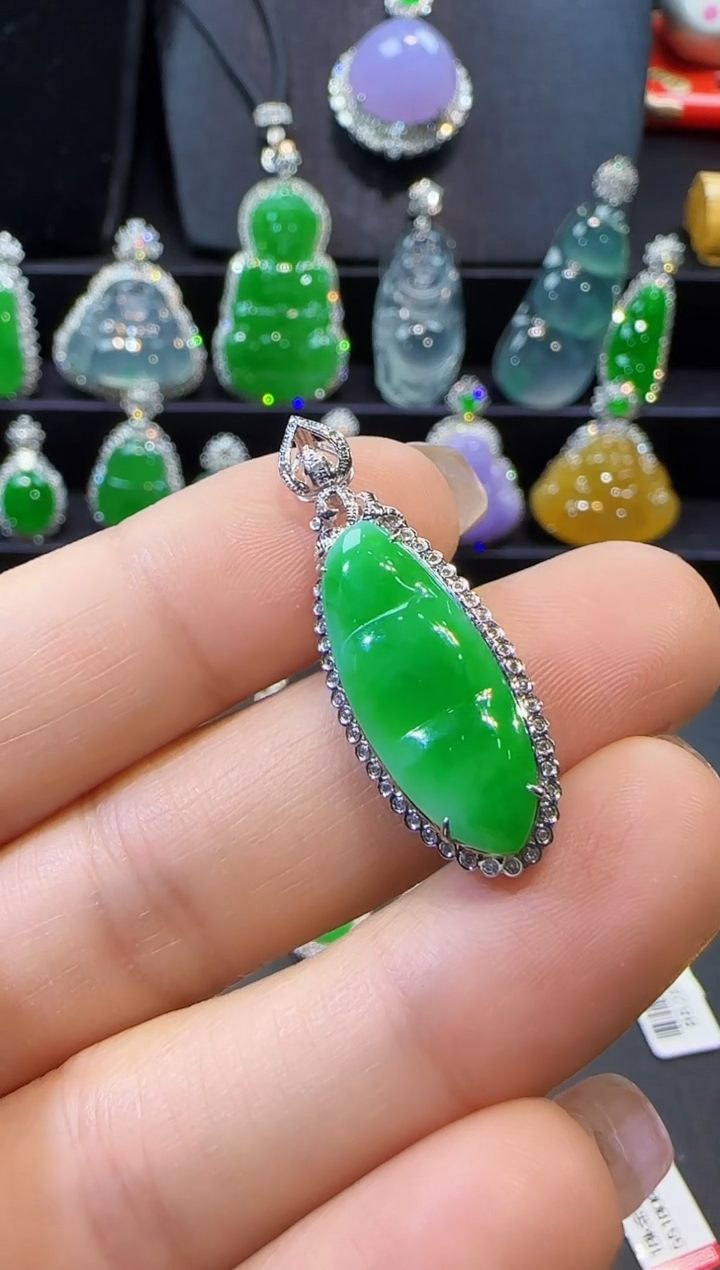 【闪购商品】翡翠吊坠(不含链)18K金镶嵌吊坠