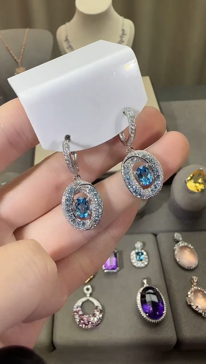 银S925镶嵌托帕石耳饰6*8mm耳扣妖姬蓝