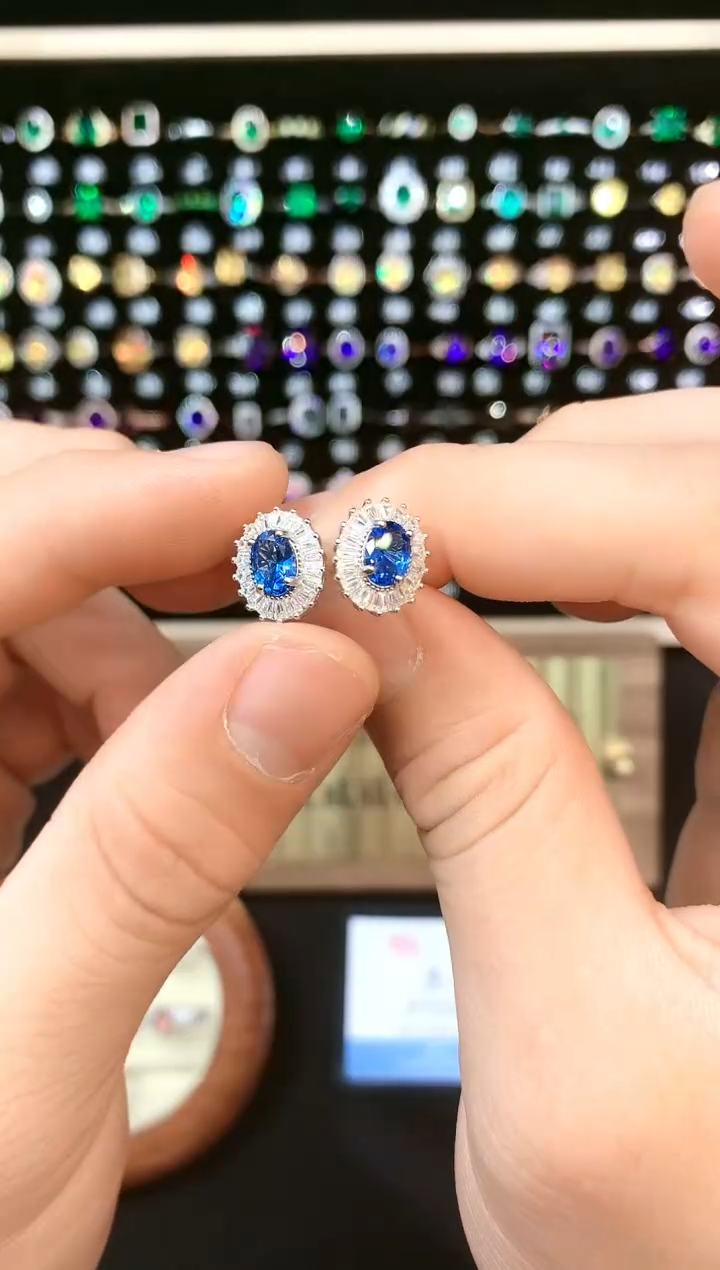 海蓝宝石耳钉银S925镶嵌.......