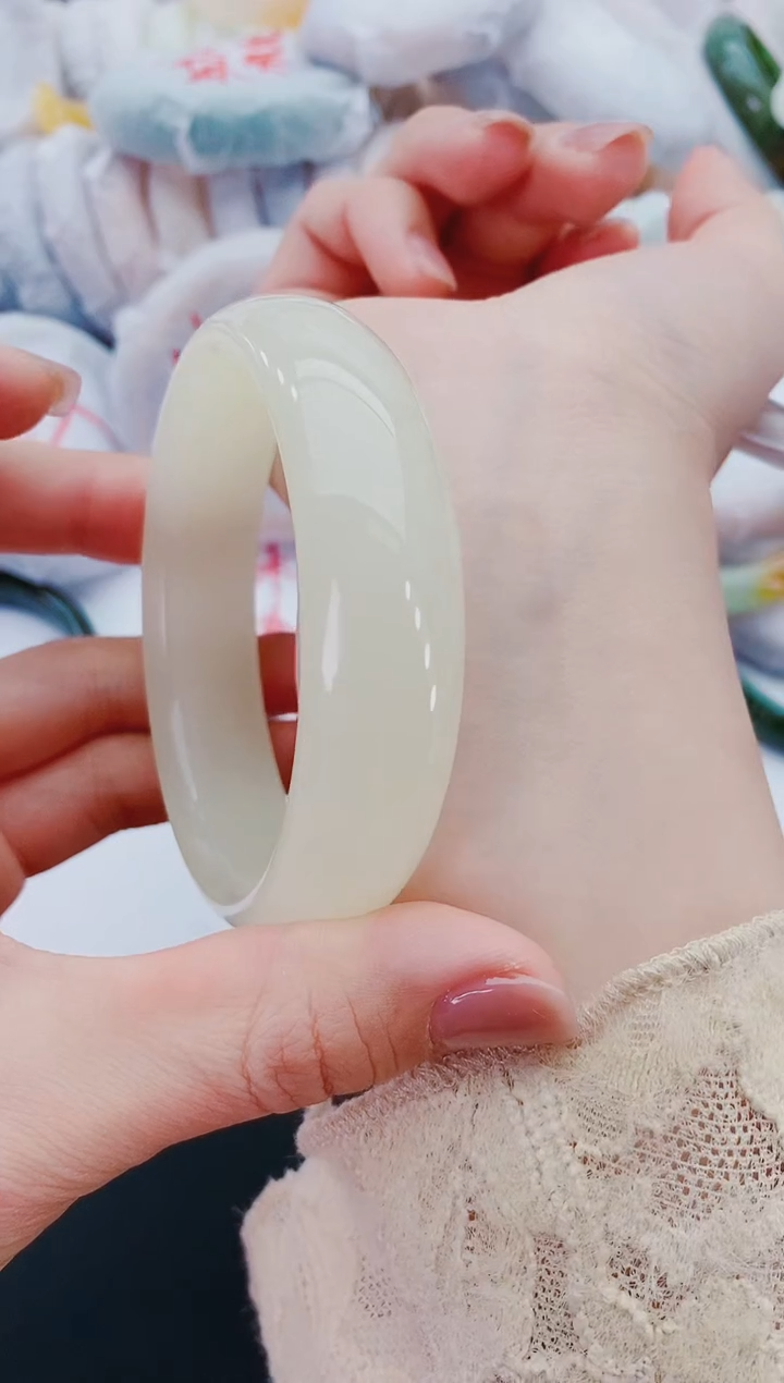 未镶嵌手镯石英质玉L89-60-61-62