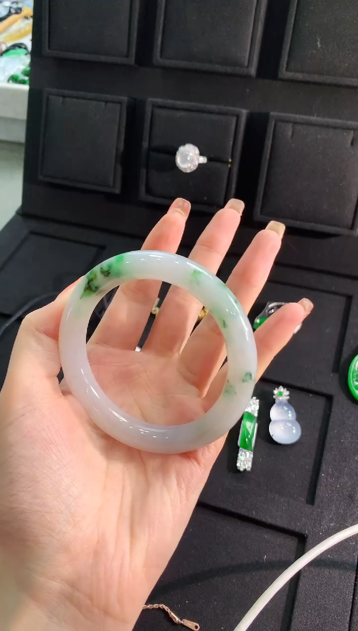 【闪购商品】翡翠手镯未镶嵌手镯 55圈