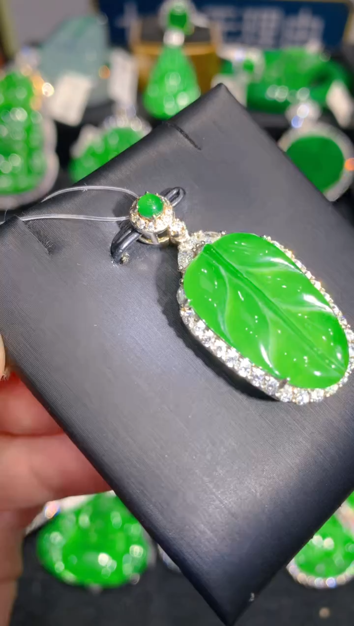 【闪购商品】翡翠颈饰银S925镶嵌85一季