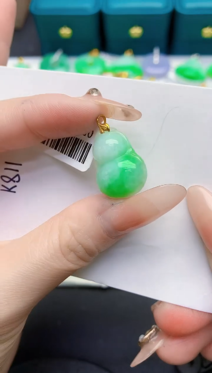 颈饰18K金镶嵌翡翠缅甸天然翡翠A货