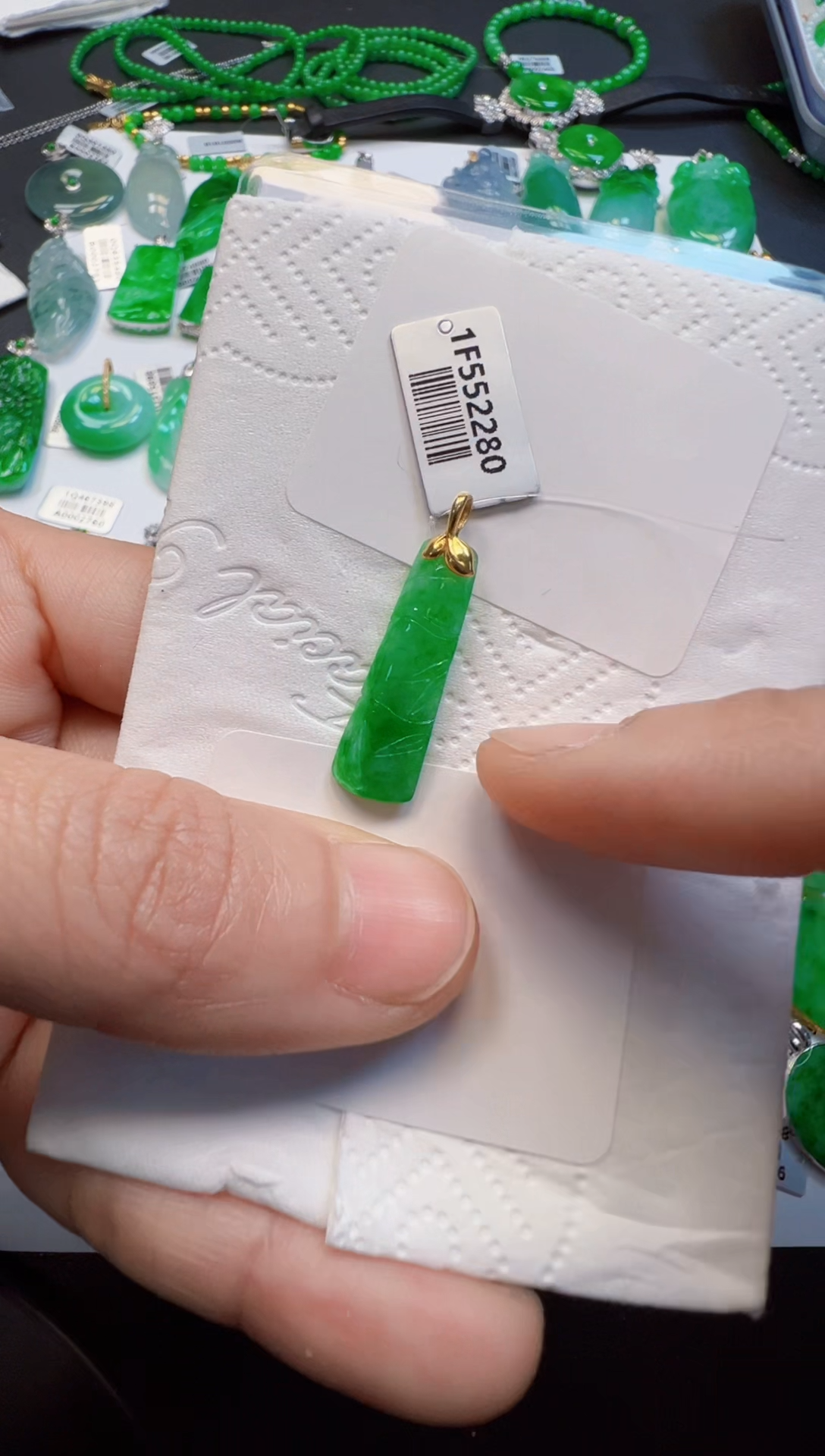 【闪购商品】翡翠吊坠(不含链)18K金镶嵌520