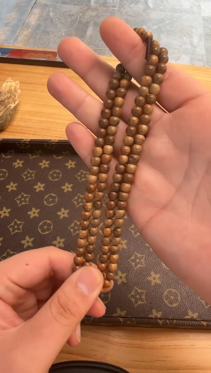 【闪购商品】沉香吊坠天然野加里曼丹红土0.6多圈9g+