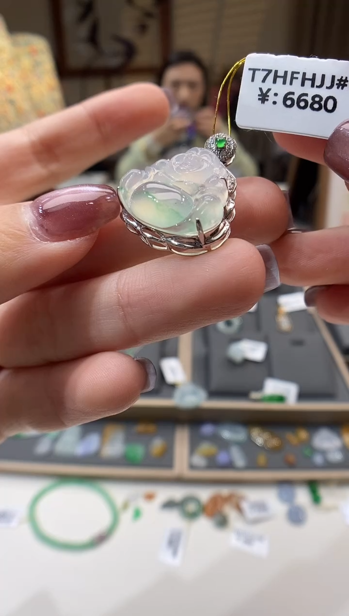 【闪购商品】翡翠颈饰18K金镶嵌佛公