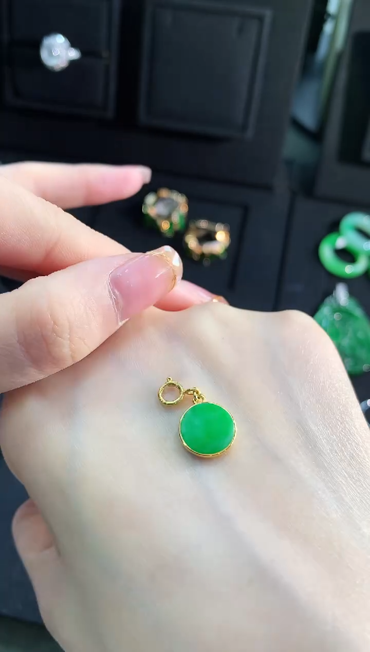 【闪购商品】翡翠吊坠(不含链)18K金镶嵌小配件 