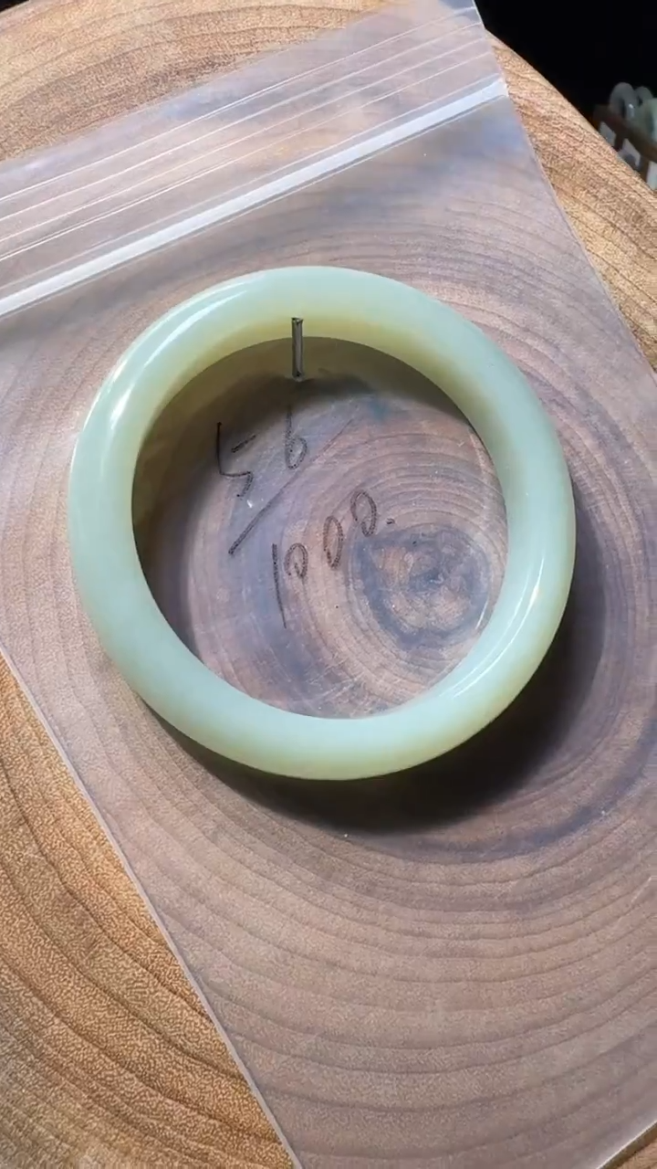 未镶嵌手镯和田玉（糖玉）手镯56*12