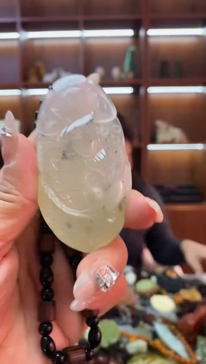 未镶嵌岫玉手把    