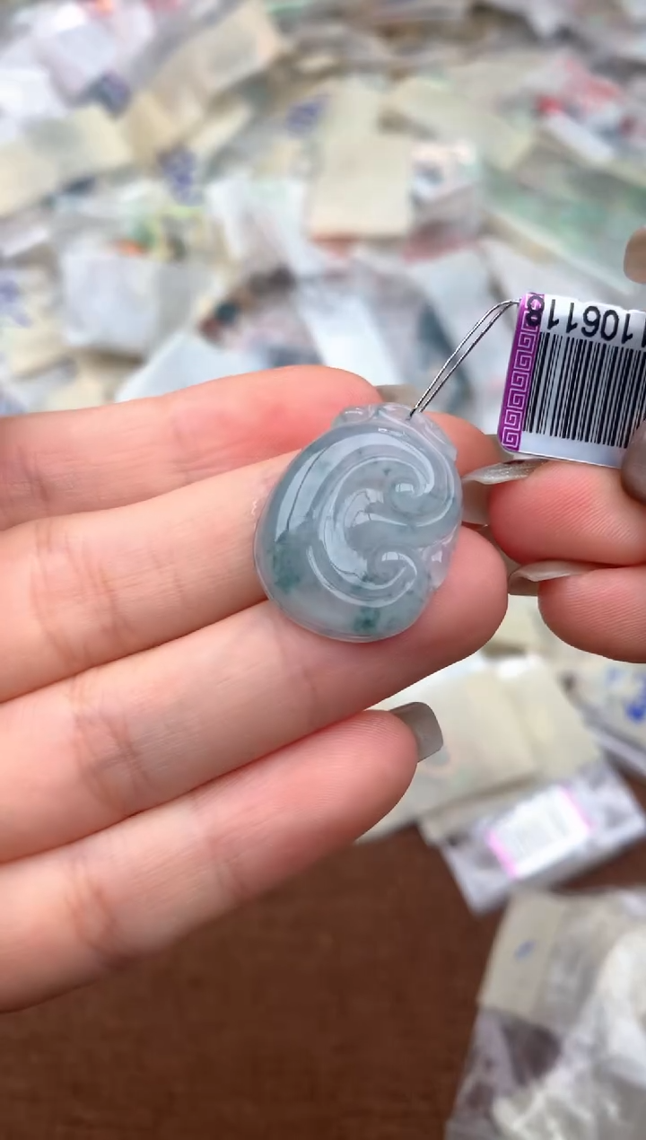 未镶嵌挂件翡翠—