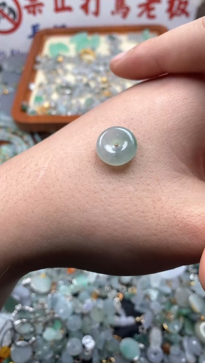 【闪购商品】翡翠颈饰未镶嵌哥哥