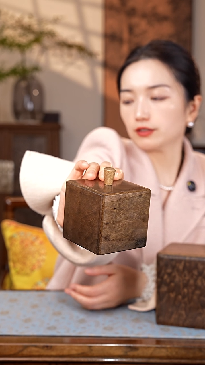 乌木类家具金丝楠阴沉木 品香罐