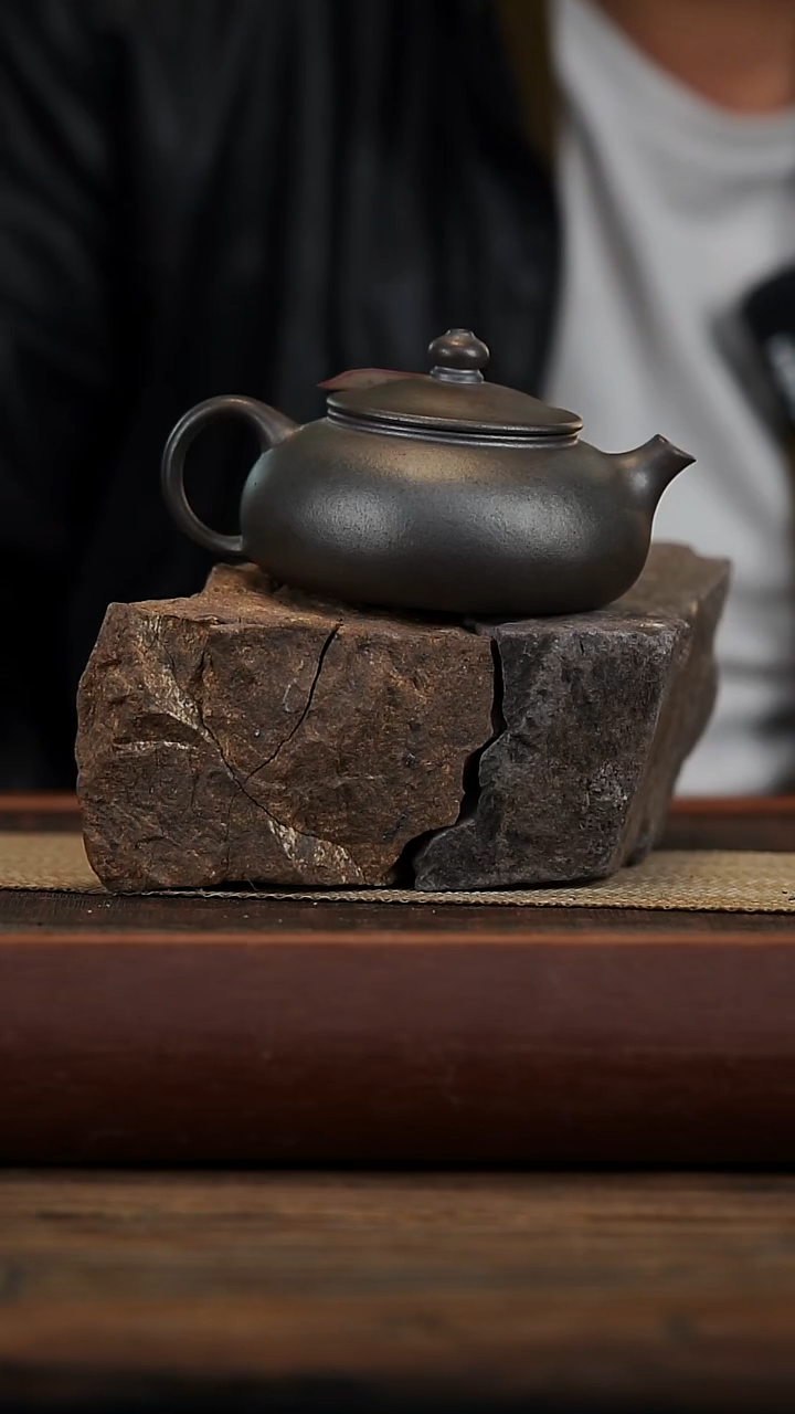 茶壶紫砂微瑕180毫升黑墩头寒江