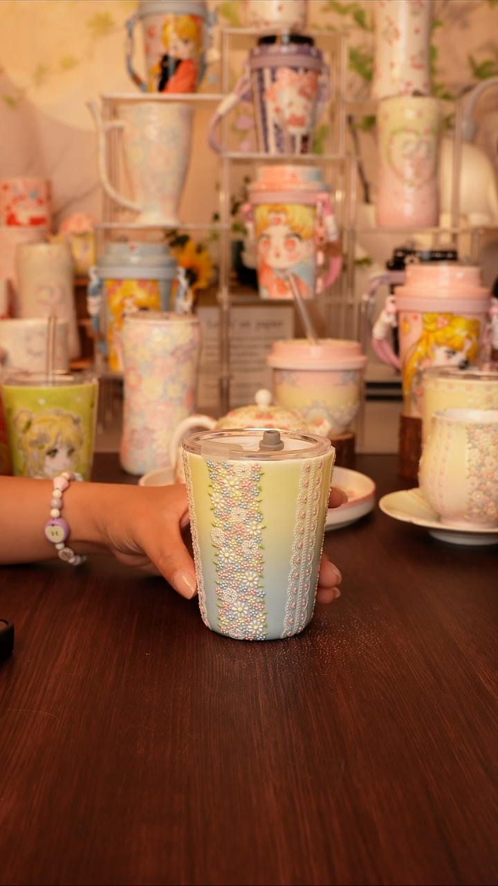 陶景德镇手绘的杯子  