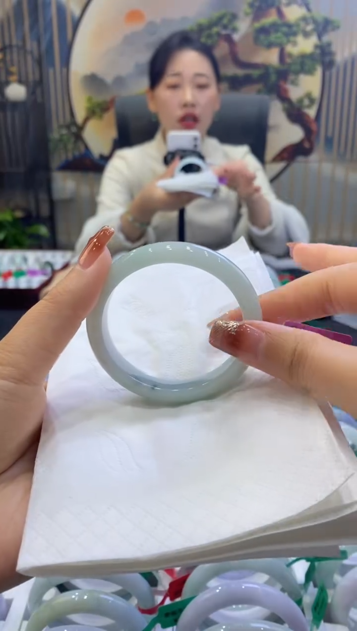 【闪购商品】翡翠手镯未镶嵌00002548