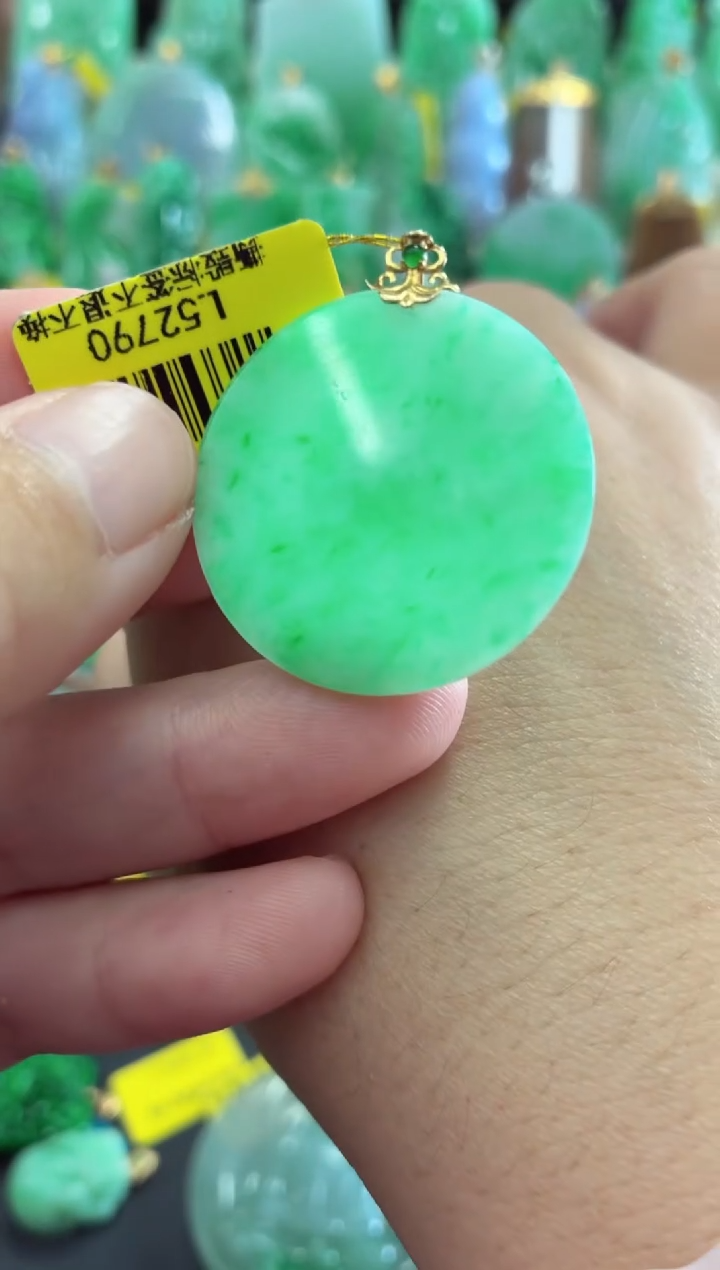 吊坠(不含链)18K金镶嵌翡翠挂件