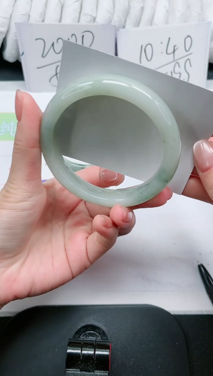 【闪购商品】石英质玉手镯未镶嵌28