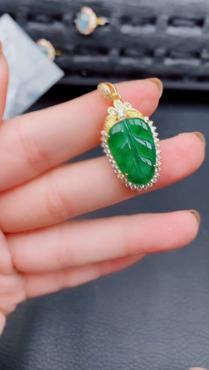 【闪购商品】翡翠颈饰银S925镶嵌天然a货翡翠393