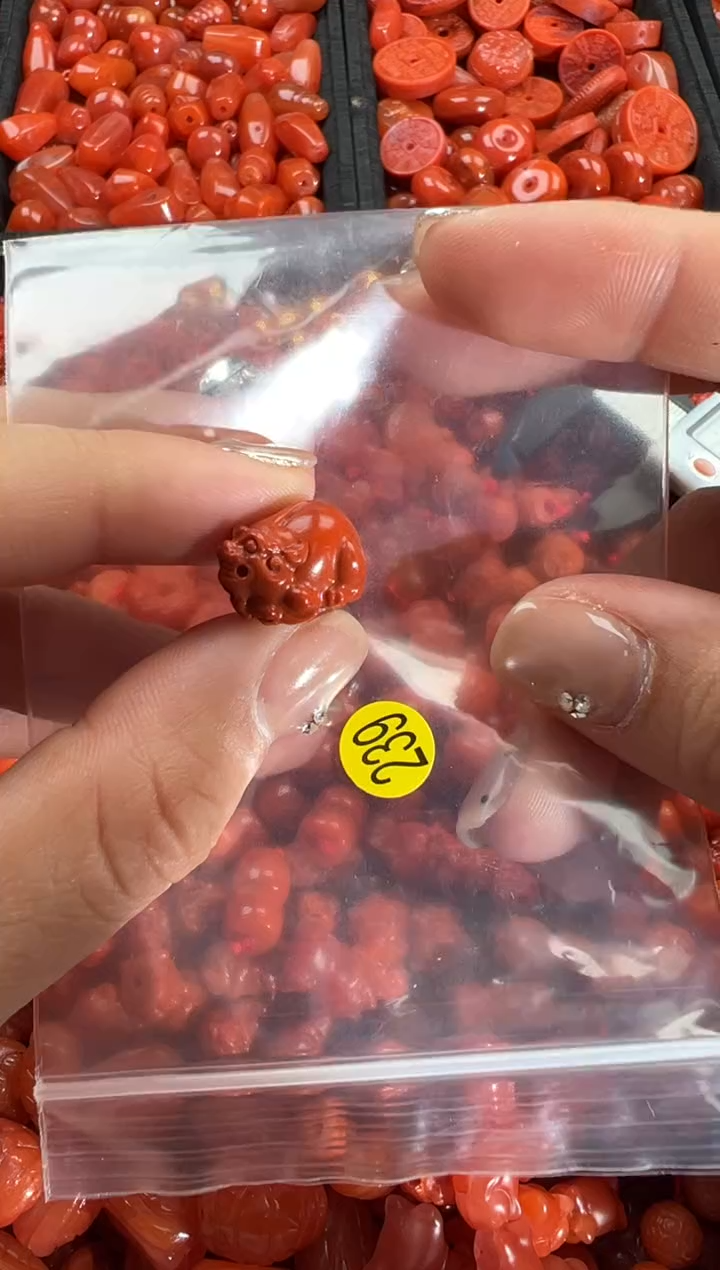 【闪购商品】南红玛瑙颈饰未镶嵌1