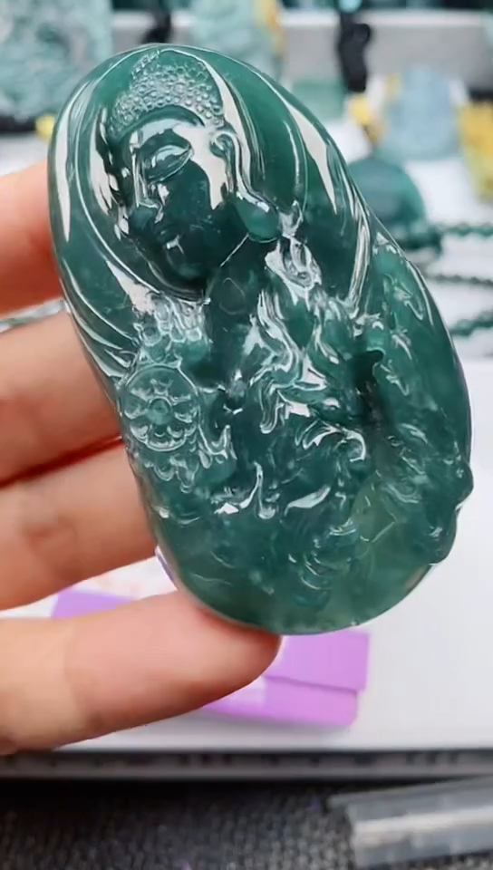 【闪购商品】翡翠颈饰未镶嵌              