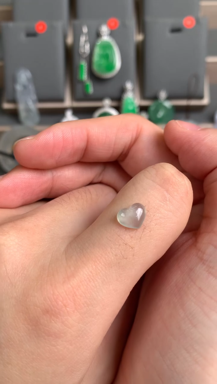 未镶嵌定制翡翠裸玉