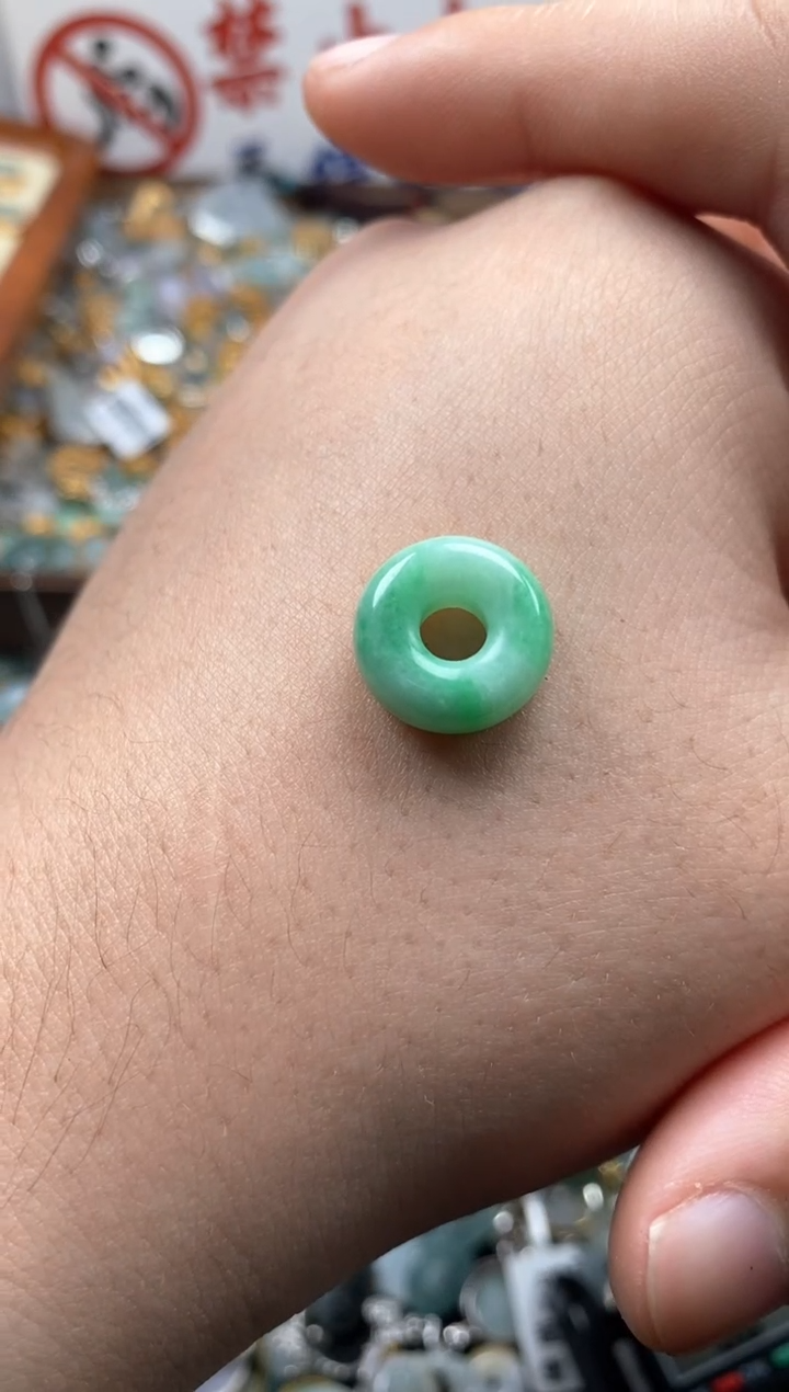 【闪购商品】翡翠颈饰未镶嵌哥哥