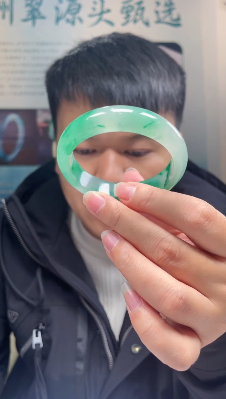 【闪购商品】石英质玉手镯未镶嵌非洲翠手镯多样性发货