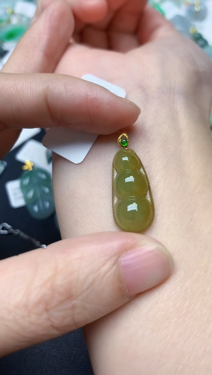 颈饰18K金镶嵌翡翠天然缅甸A货翡翠