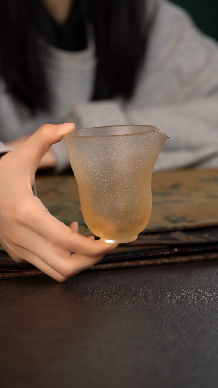 【闪购商品】杯心缘甄手绘公道杯香槟金 葫芦