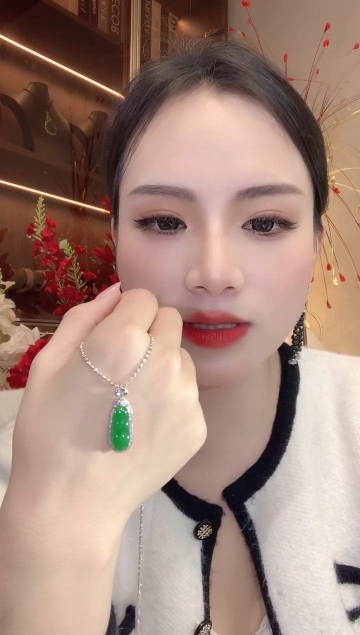 【闪购商品】翡翠吊坠(不含链)18K金镶嵌D3