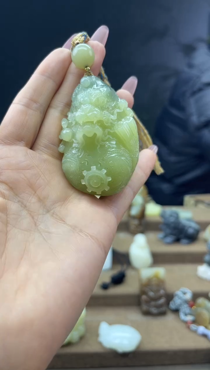 颈饰未镶嵌和田玉1