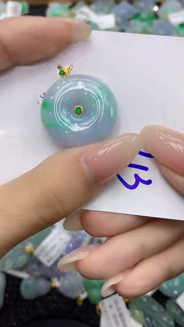 翡翠18K金镶嵌颈饰111111111111