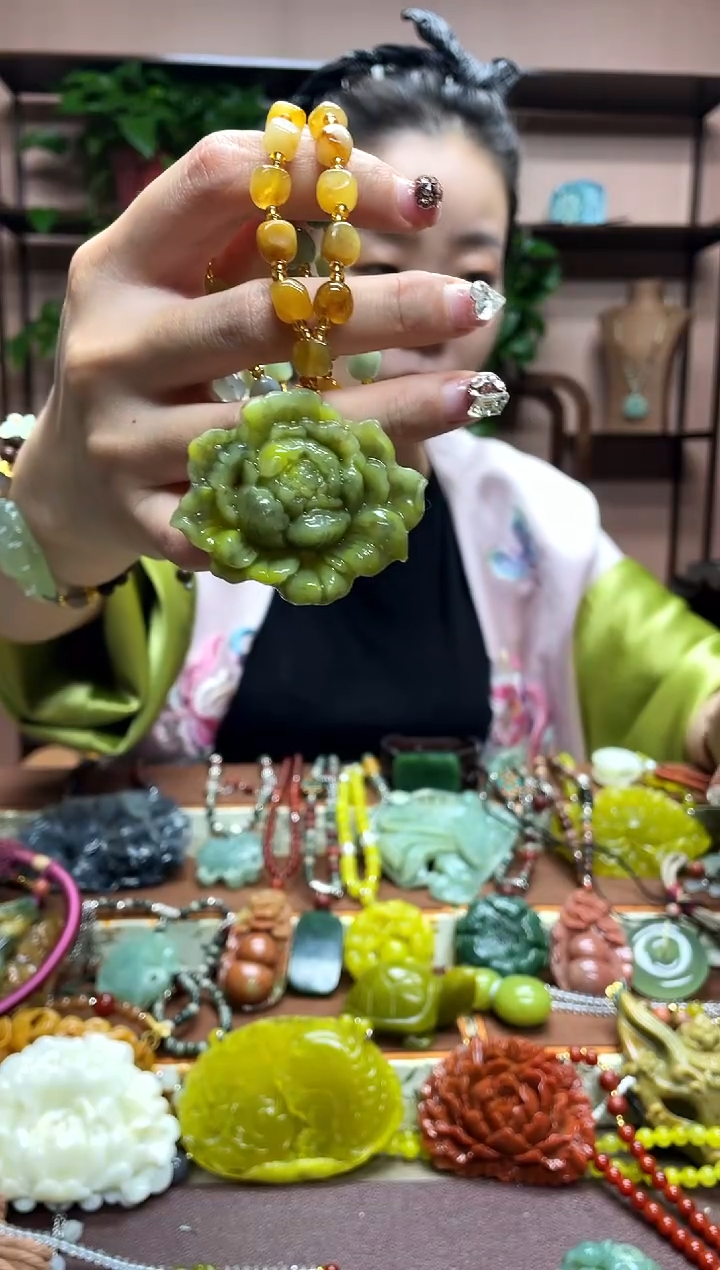 未镶嵌岫玉吊坠·