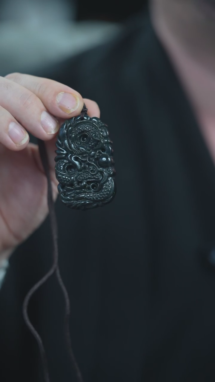 颈饰未镶嵌和田玉龙牌