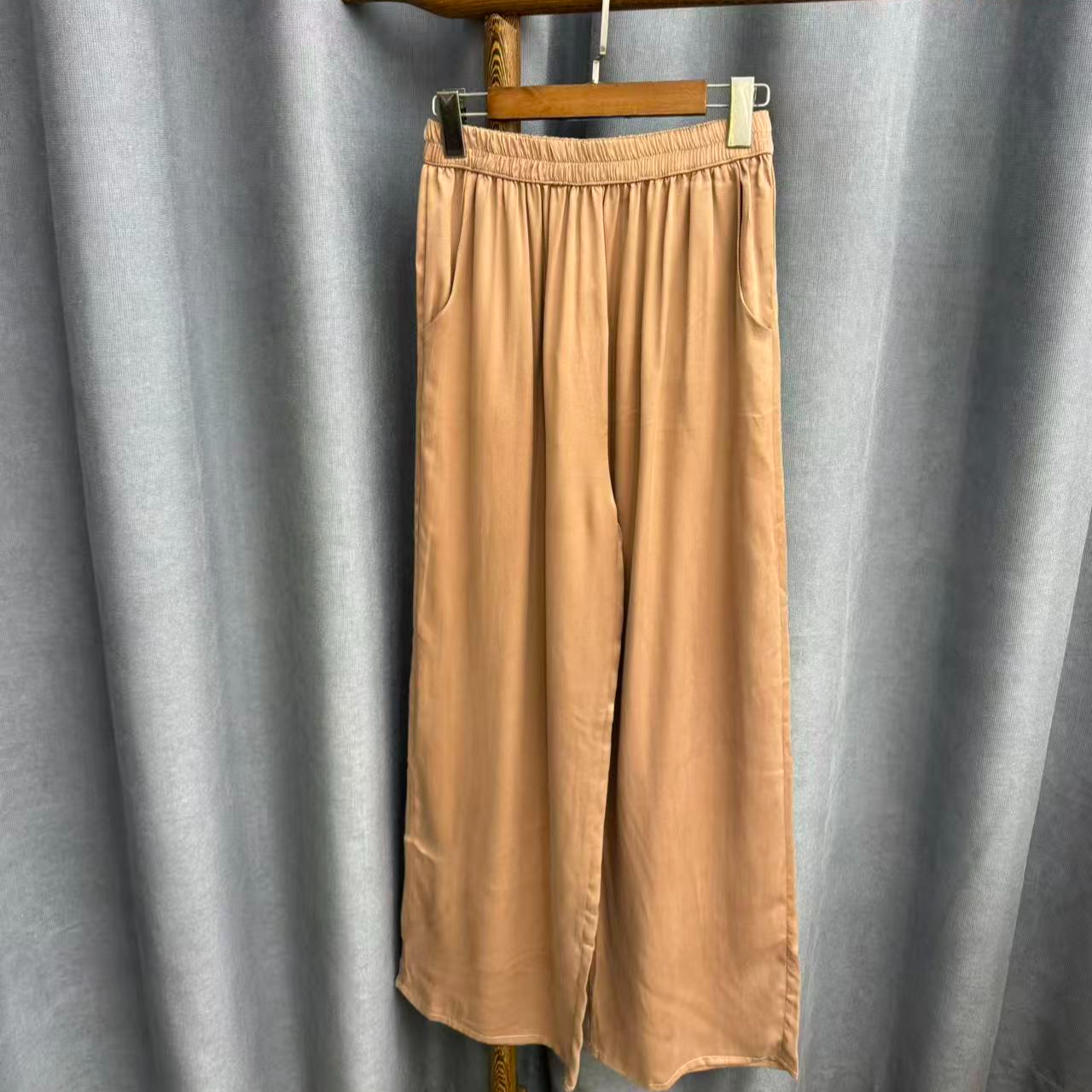 新款简约百搭宽松桑蚕丝直筒长裤女Z868