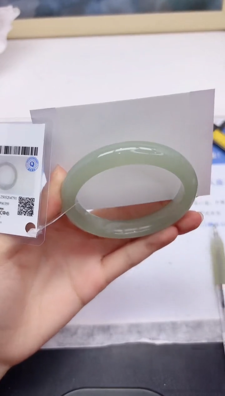 石英质玉手镯未镶嵌273-56.4