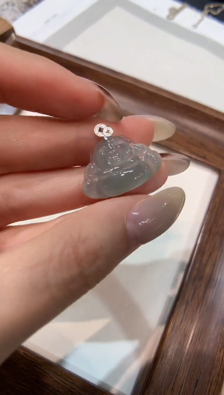 颈饰18K金镶嵌翡翠佛公