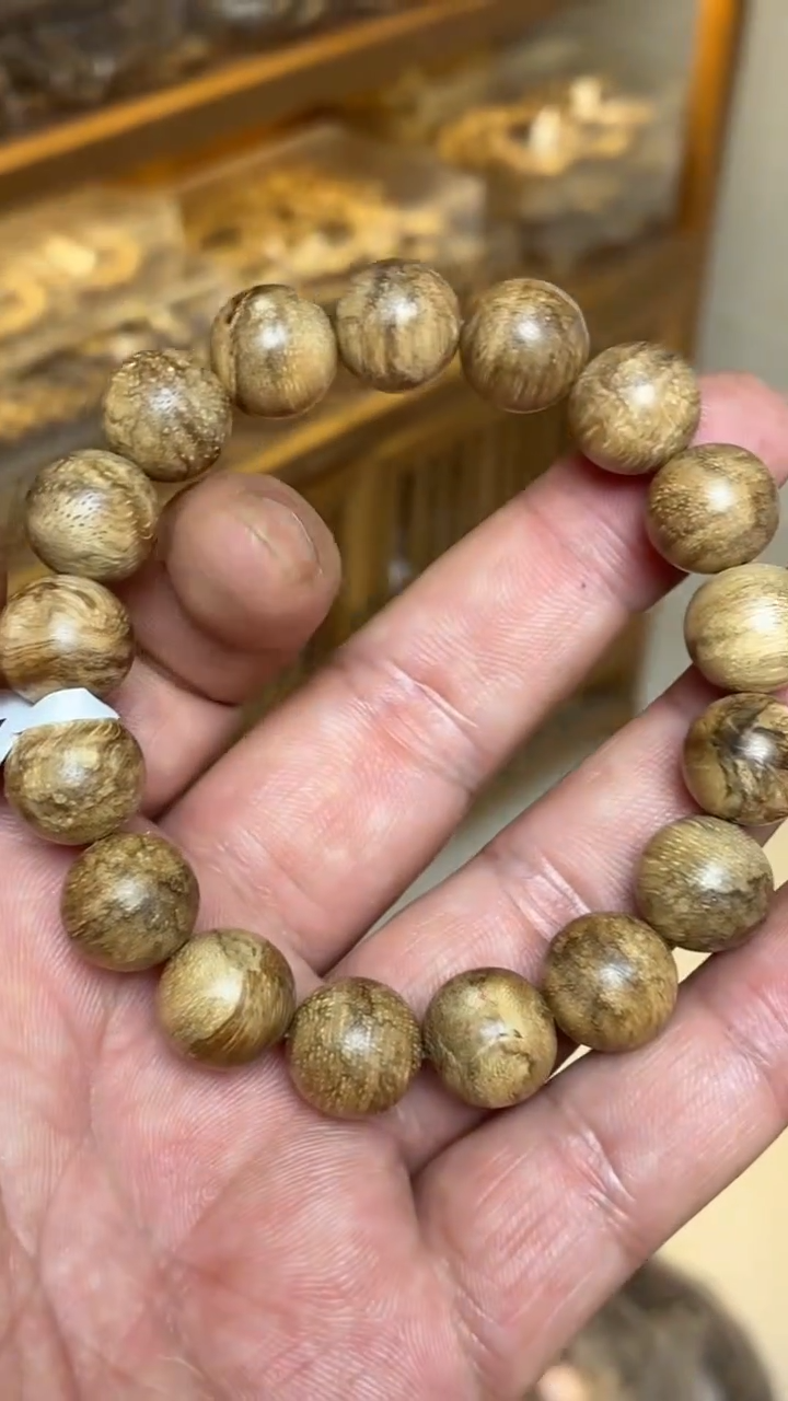 沉香手串 马尼涝圆珠单圈1.3多样性发其一