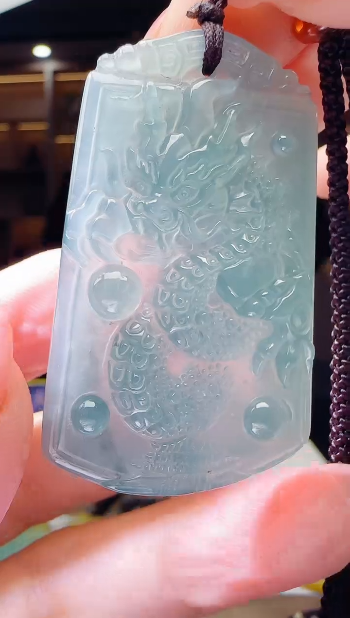 颈饰未镶嵌翡翠 多样性发其一  龙牌