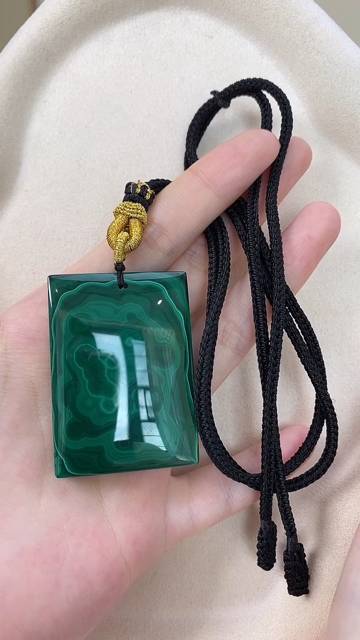 未镶嵌孔雀石颈饰吊坠