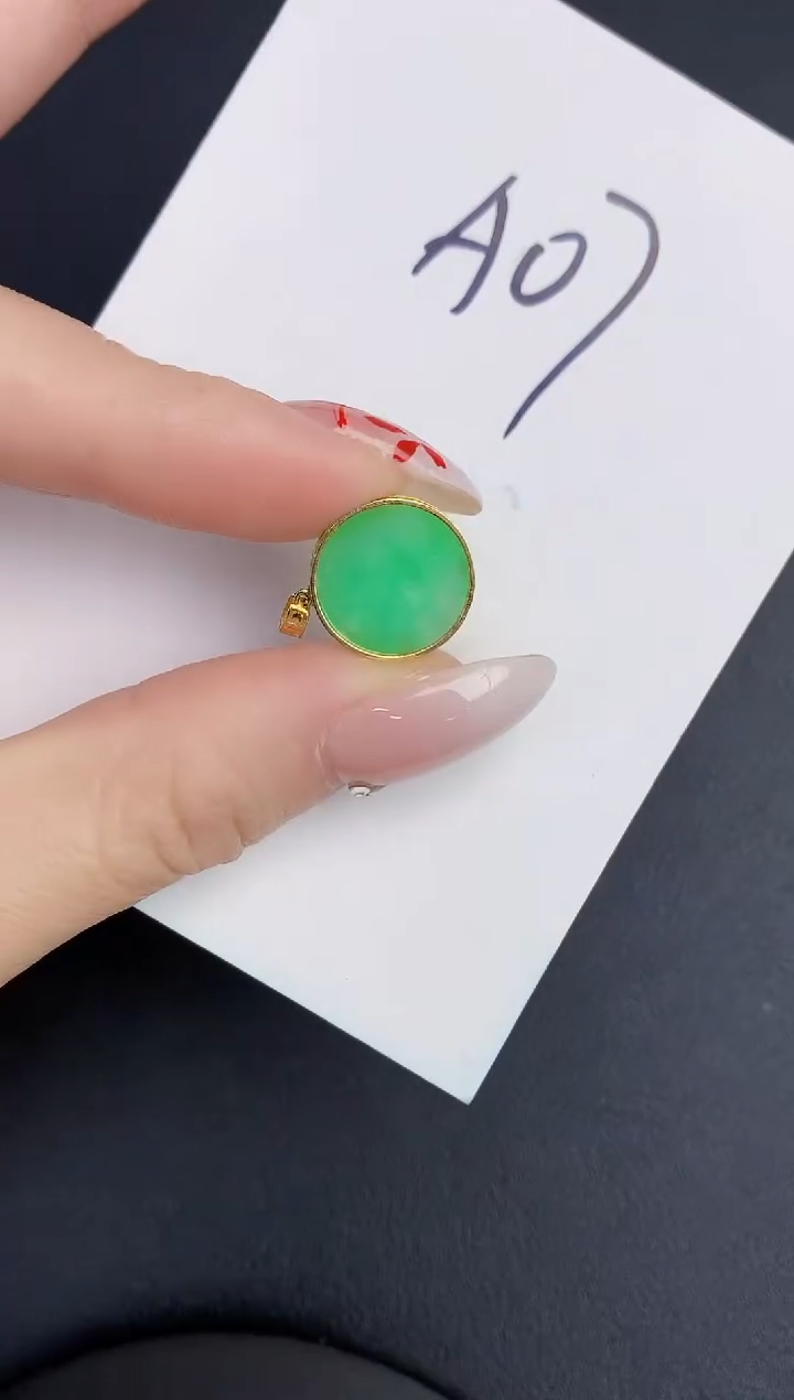 【闪购商品】翡翠颈饰18K金镶嵌0000000000