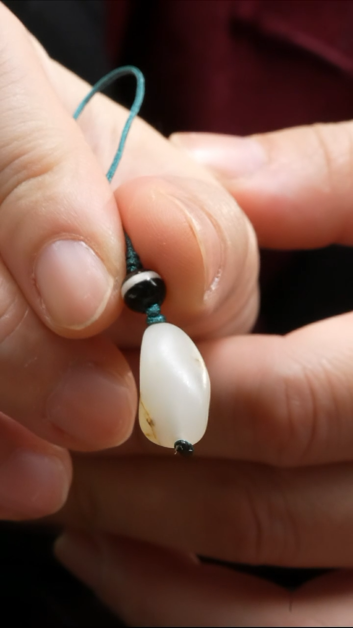 【闪购商品】和田玉吊坠(不含链)未镶嵌2.3克和田玉原石