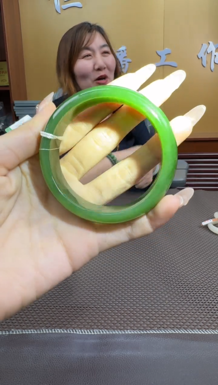 【闪购商品】和田玉手镯未镶嵌58