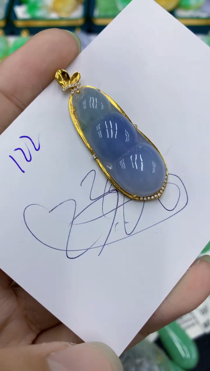 翡翠18K金镶嵌颈饰1111111111