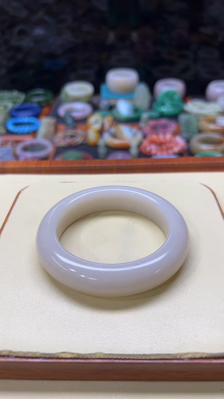 未镶嵌手镯石英质玉红*果110