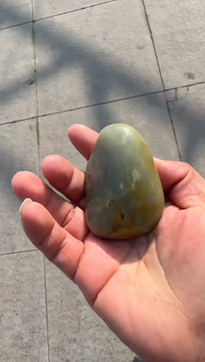 未镶嵌和田玉（糖玉）挂件和田玉