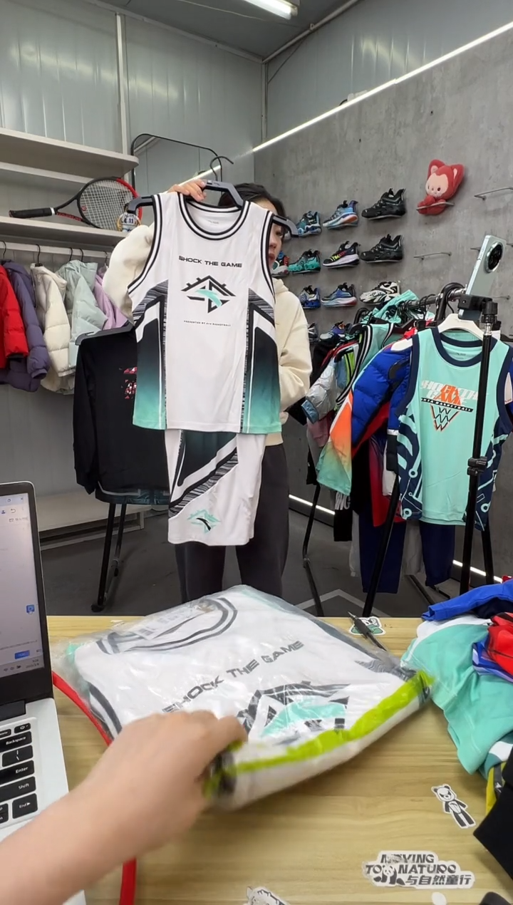 【闪购商品】安踏儿童衣服尺码：160